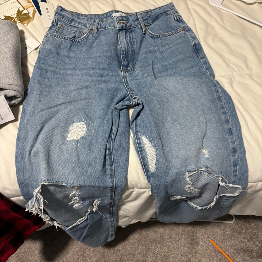 Forever 21 ripped jeans